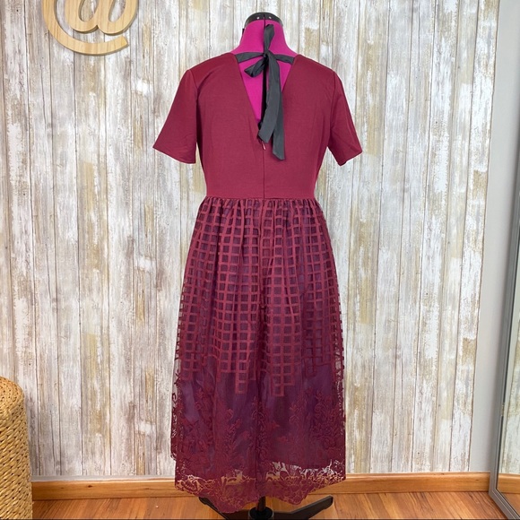 Burgundy Lace Midi Dress - Picture 4 of 5